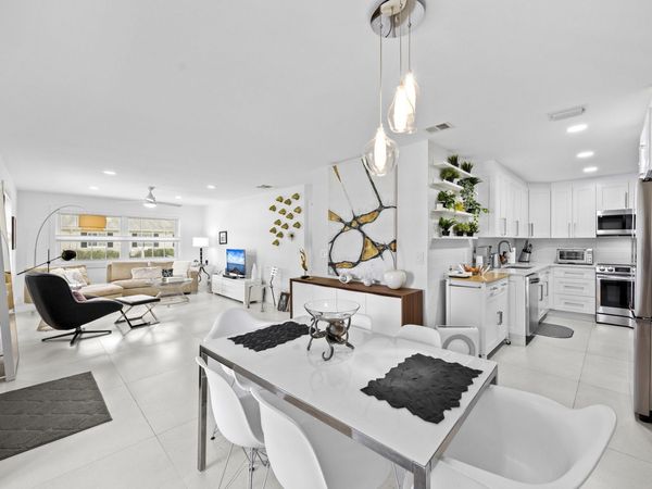 10137 S 40th Way, Unit 233, Boynton Beach, FL 33436