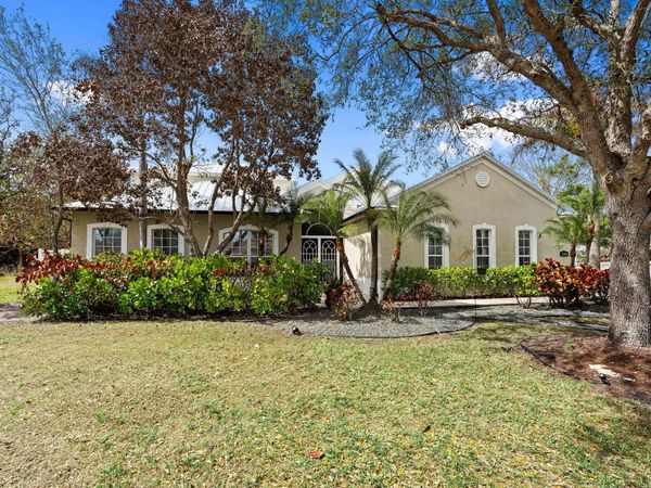 2704 Serenity Circle N, Fort Pierce, FL 34981