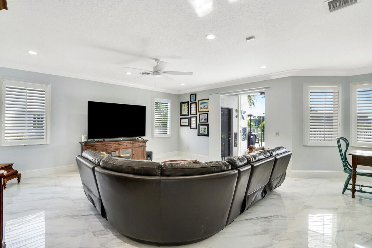 2176 Bellcrest Circle, Royal Palm Beach, FL 33411 Photo