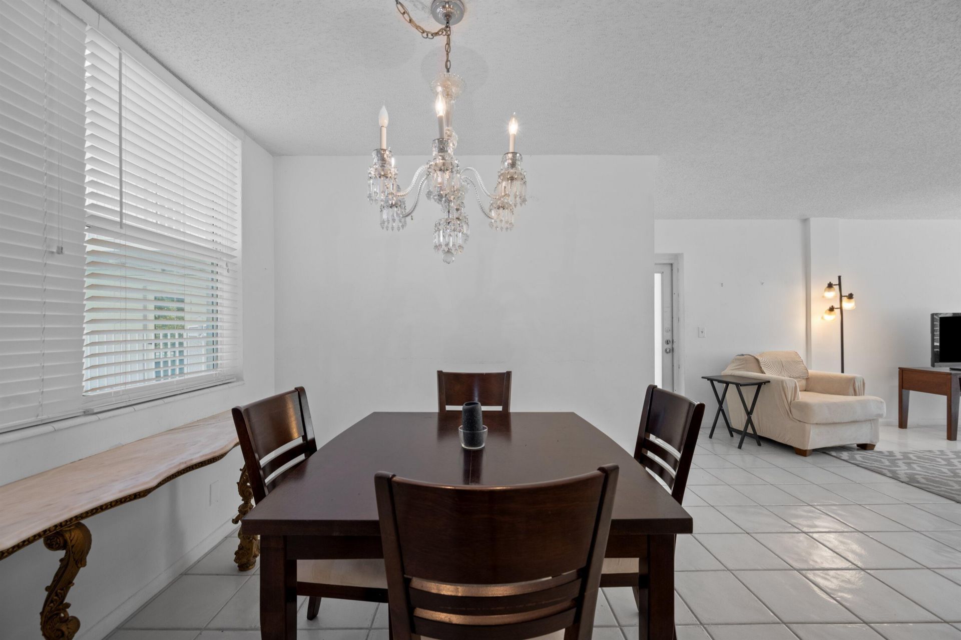 401 Peruvian, Unit 1010, Palm Beach, FL 33480 Photo