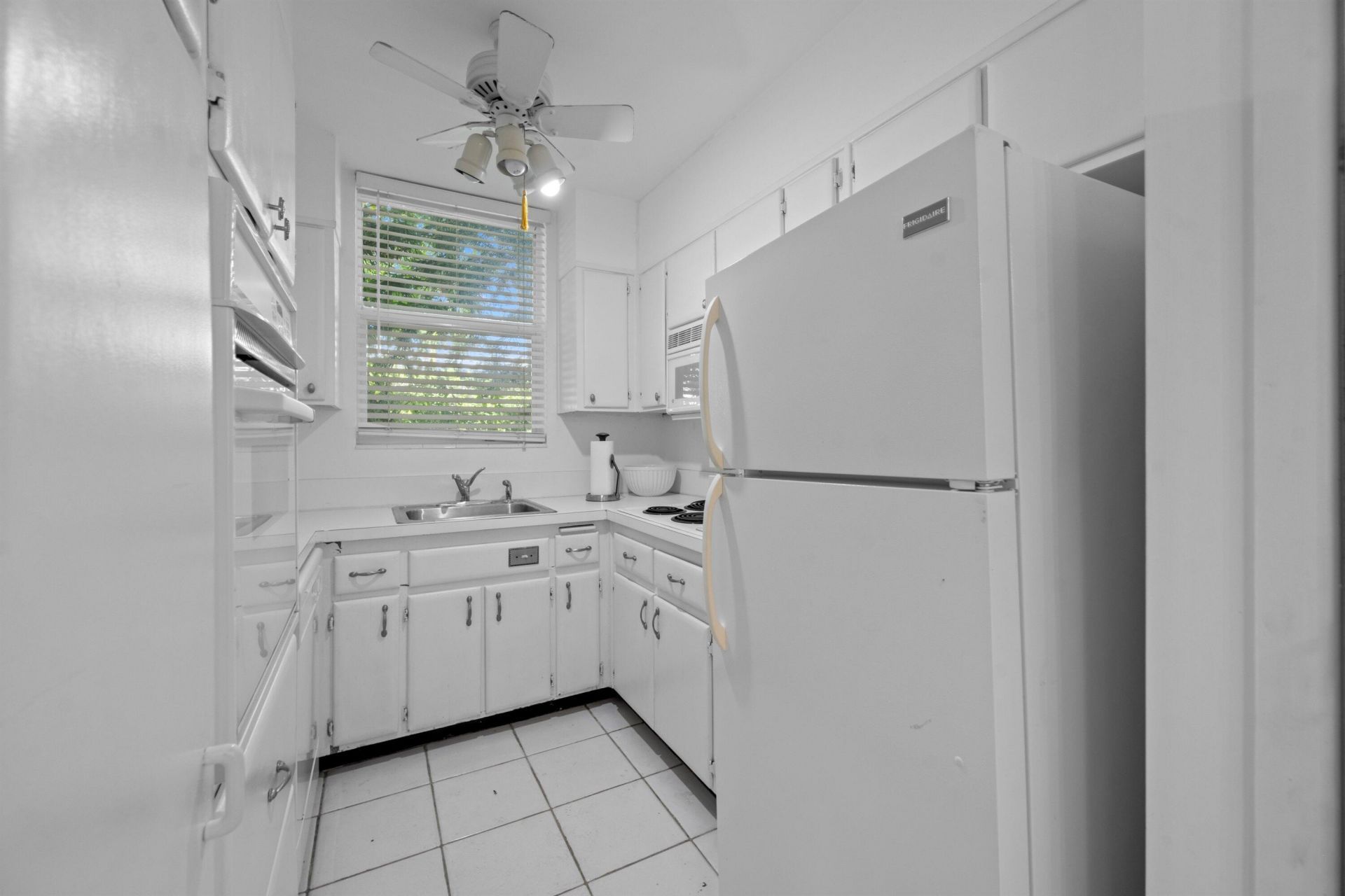 401 Peruvian, Unit 1010, Palm Beach, FL 33480 Photo