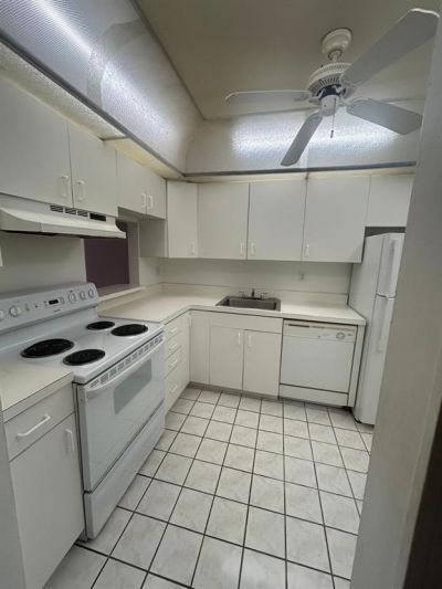 4334 NW 9th Avenue, Unit 9-2b, Deerfield Beach, FL 33064 Main Photo