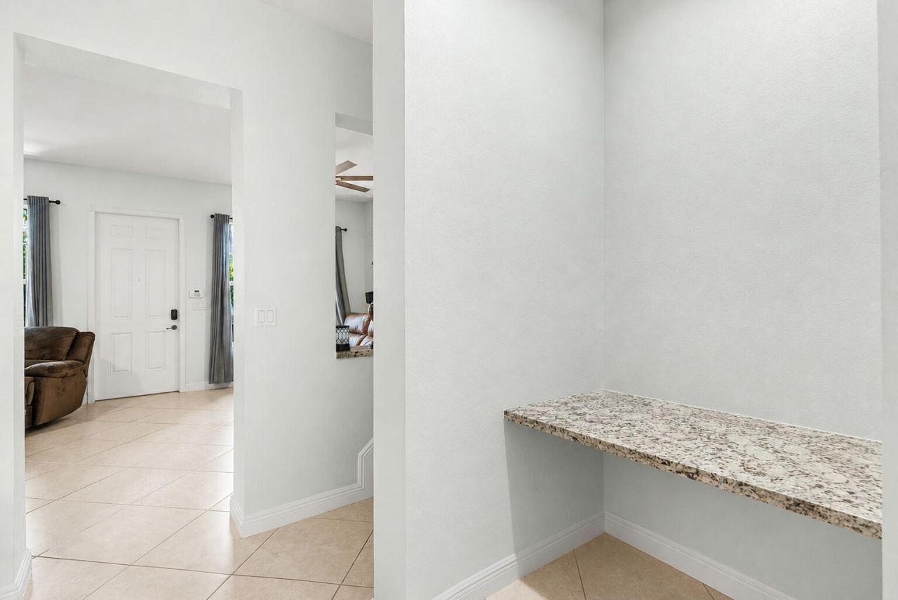 704 NW 83rd Place, Boca Raton, FL 33487 Photo