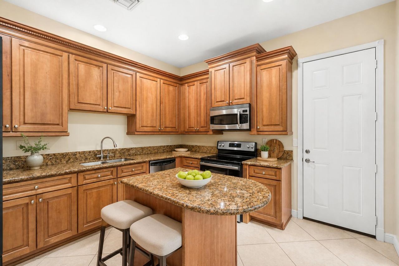 704 NW 83rd Place, Boca Raton, FL 33487 Photo