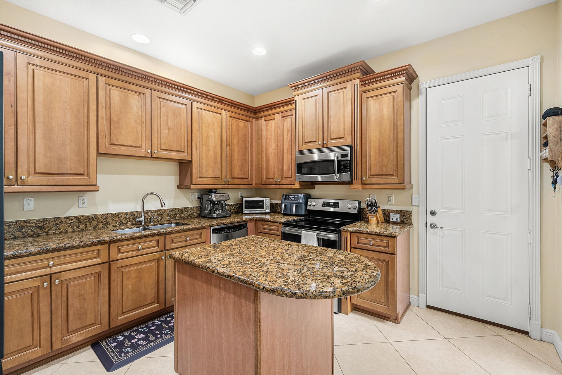 704 NW 83rd Place, Boca Raton, FL 33487 Photo