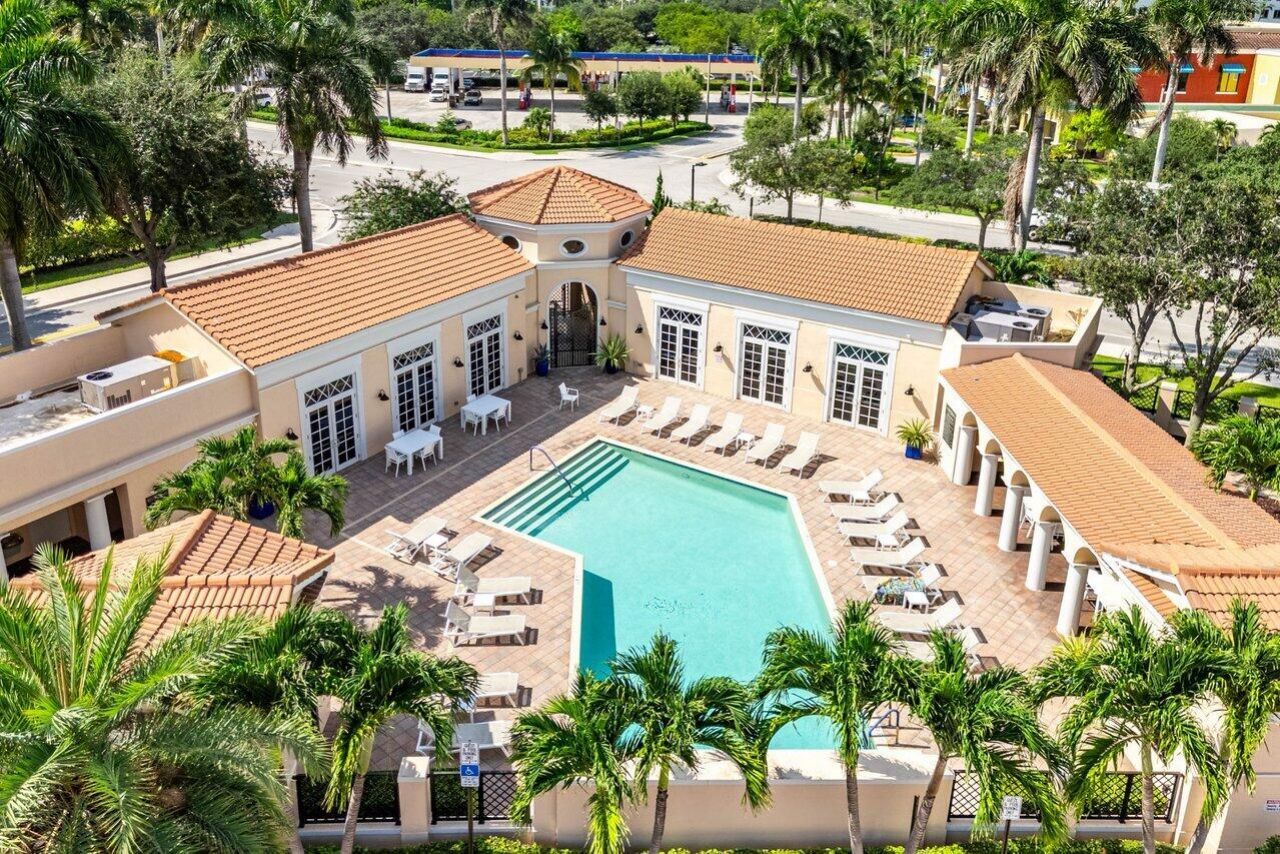 704 NW 83rd Place, Boca Raton, FL 33487 Photo