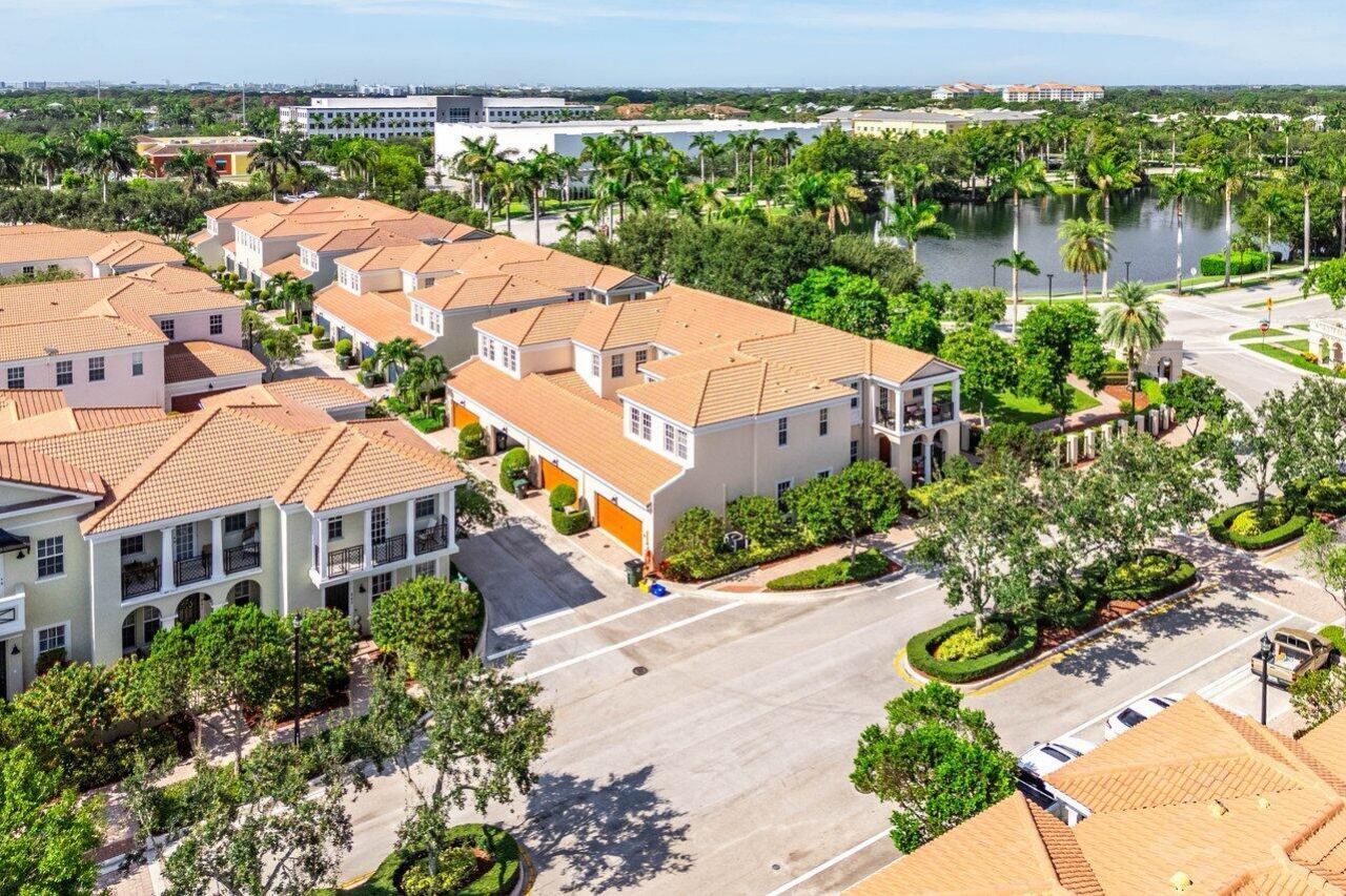 704 NW 83rd Place, Boca Raton, FL 33487 Photo