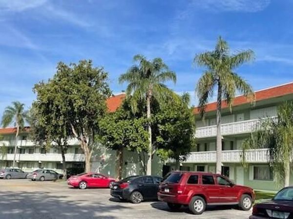 3100 Springdale, Unit 212, Palm Springs, FL 33461