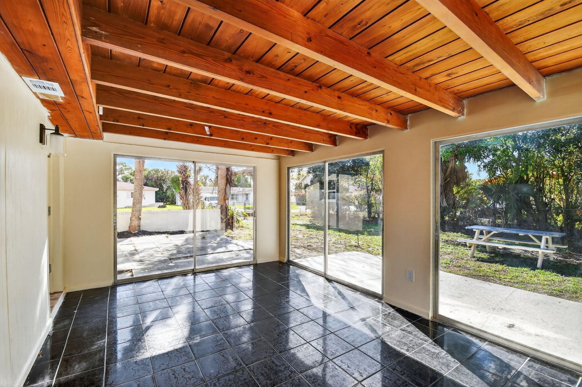 371 W 34th Street, Riviera Beach, FL 33404 Photo