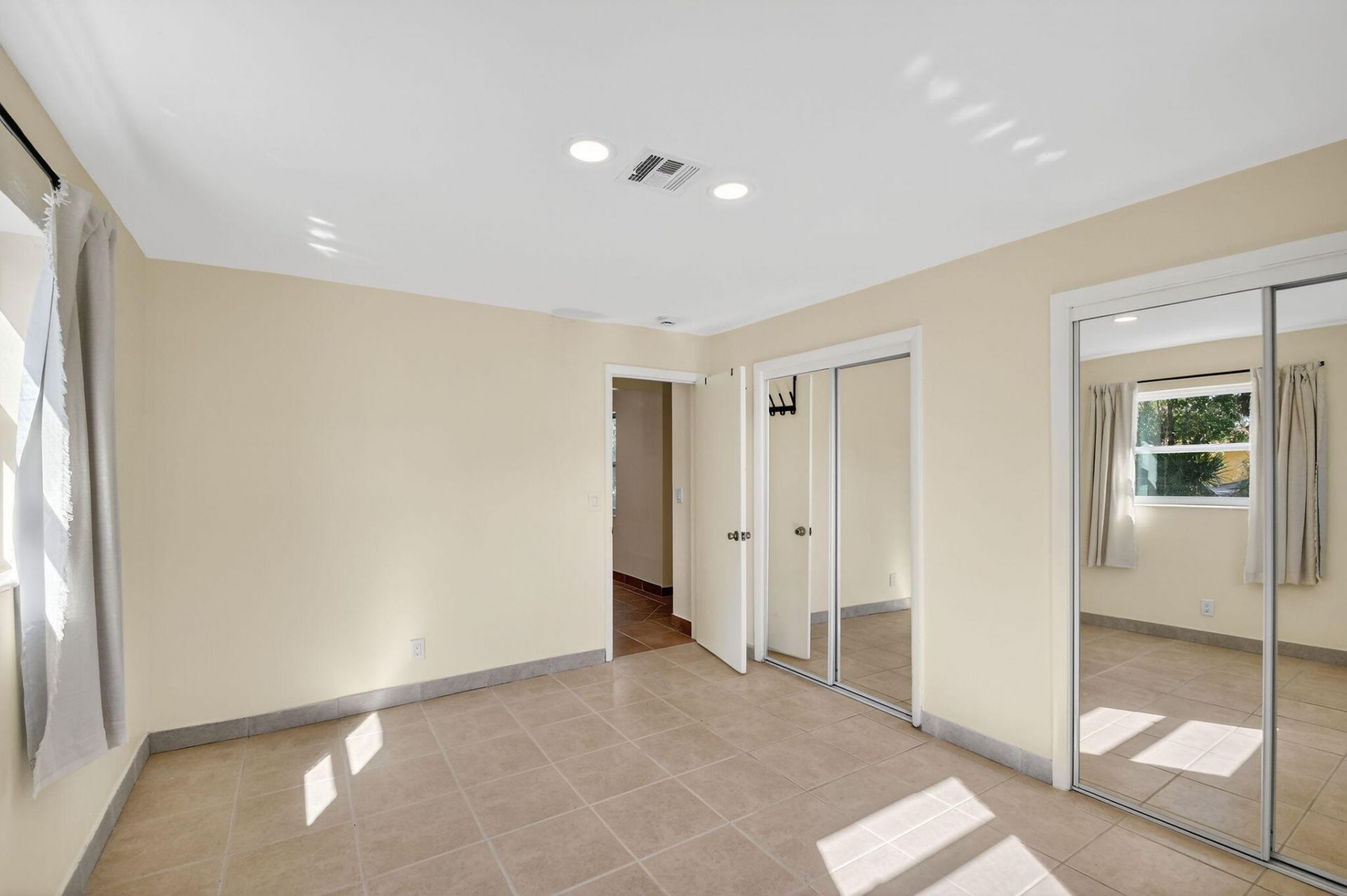 371 W 34th Street, Riviera Beach, FL 33404 Photo