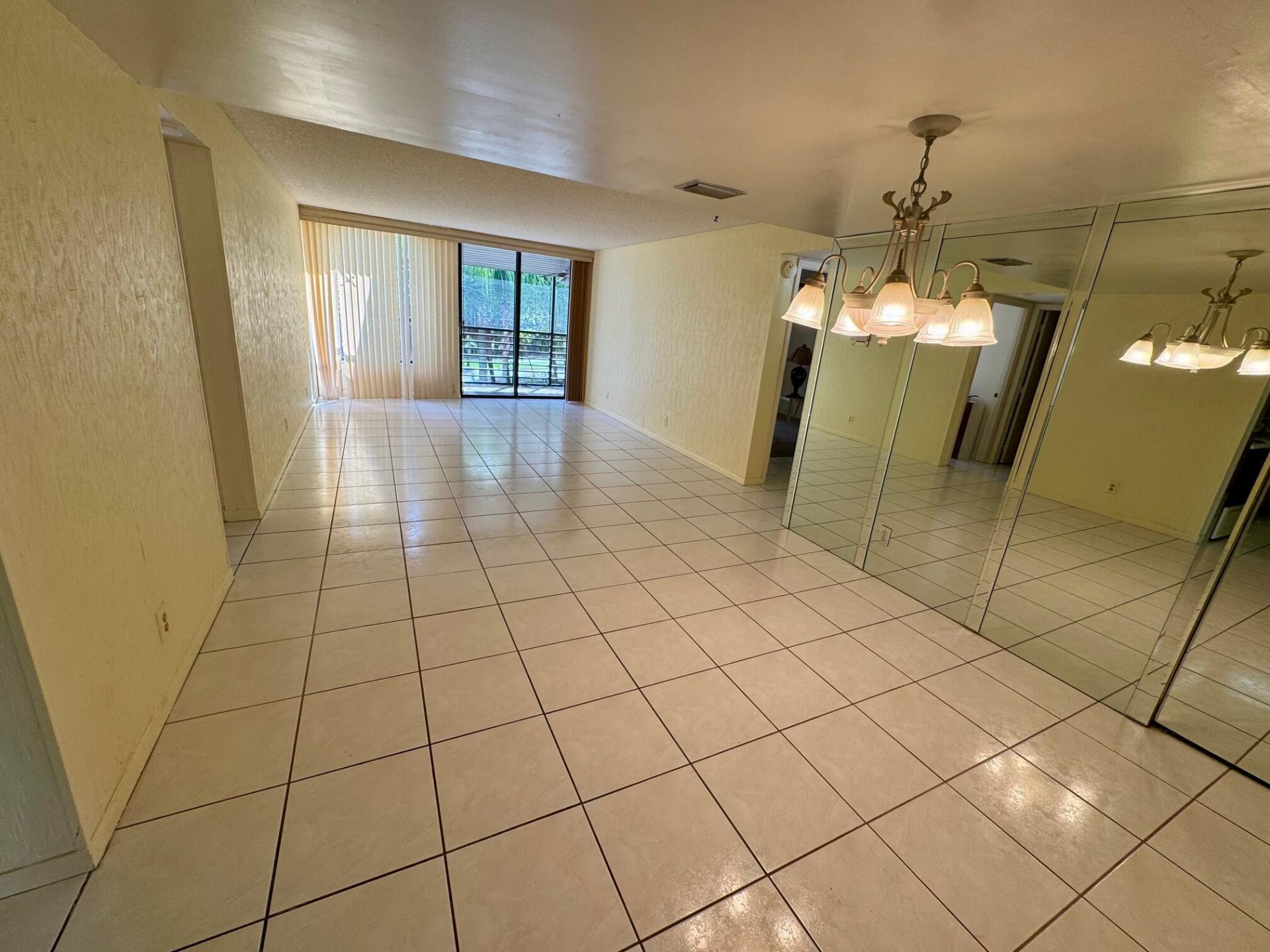 8050 W Mcnab Road, Unit 320, Tamarac, FL 33321 Photo