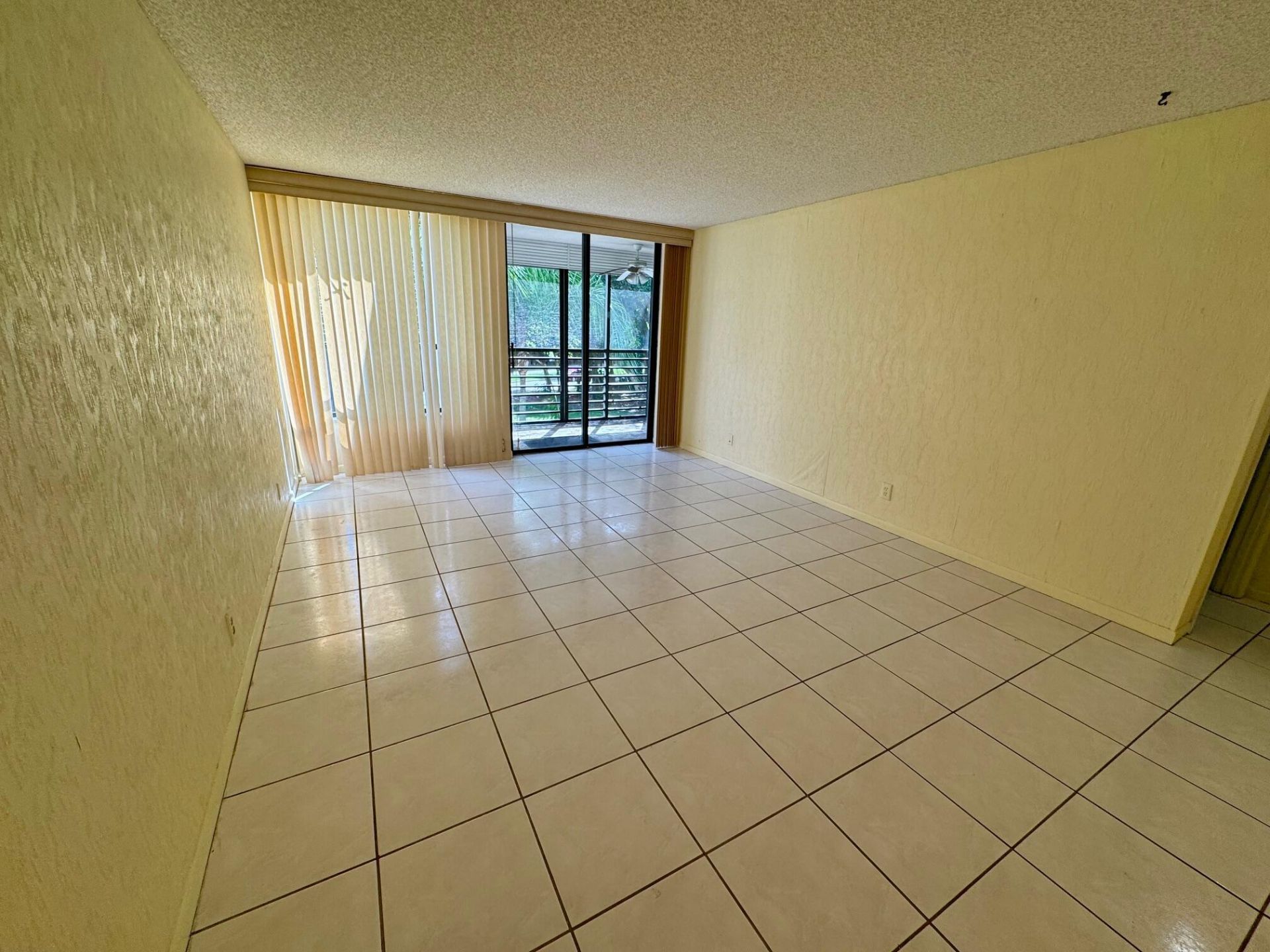 8050 W Mcnab Road, Unit 320, Tamarac, FL 33321 Photo