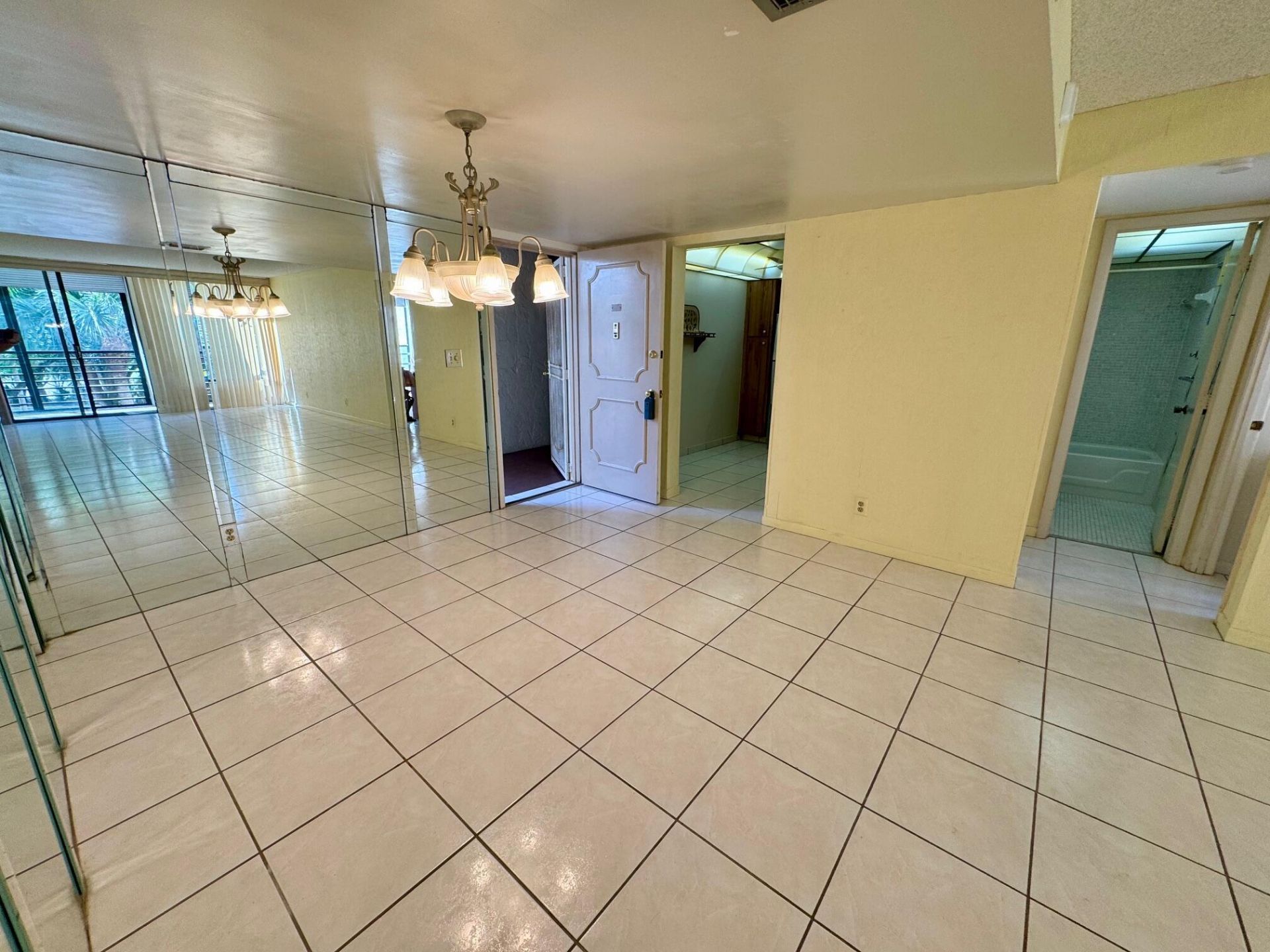 8050 W Mcnab Road, Unit 320, Tamarac, FL 33321 Photo