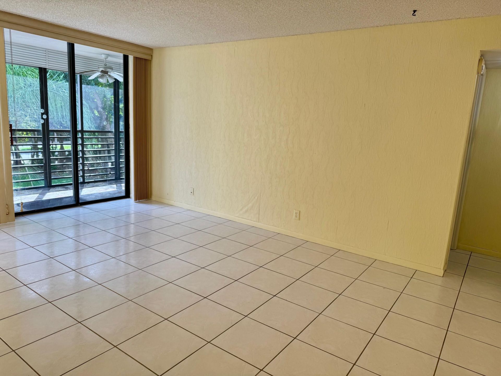 8050 W Mcnab Road, Unit 320, Tamarac, FL 33321 Photo