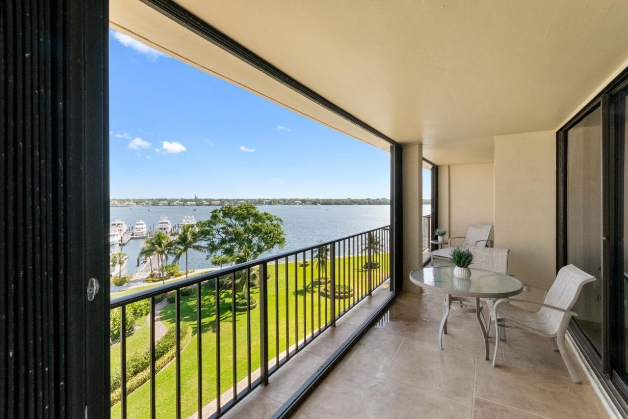 136 Lakeshore Drive, Unit 711, North Palm Beach, FL 33408 Photo