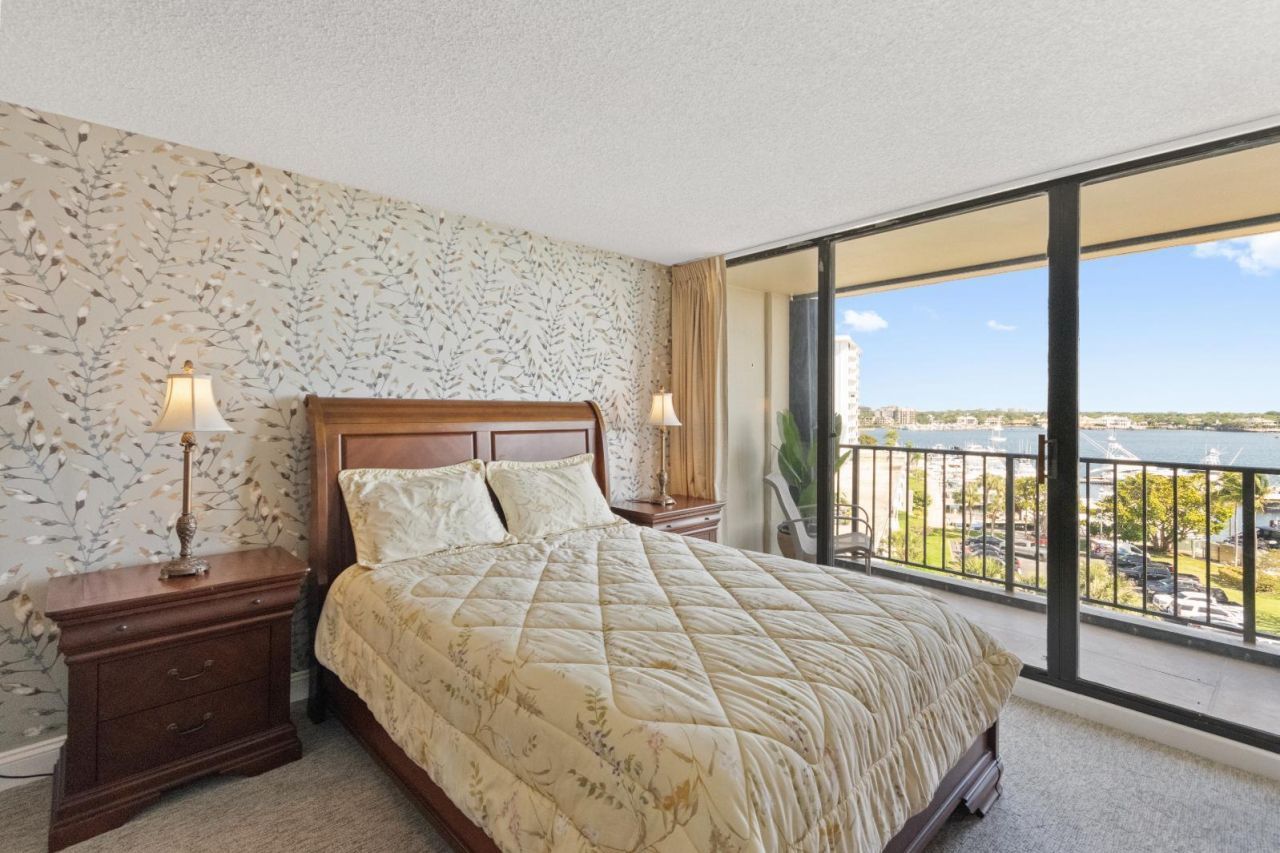 136 Lakeshore Drive, Unit 711, North Palm Beach, FL 33408 Photo