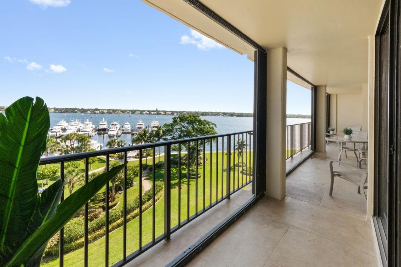 136 Lakeshore Drive, Unit 711, North Palm Beach, FL 33408 Photo