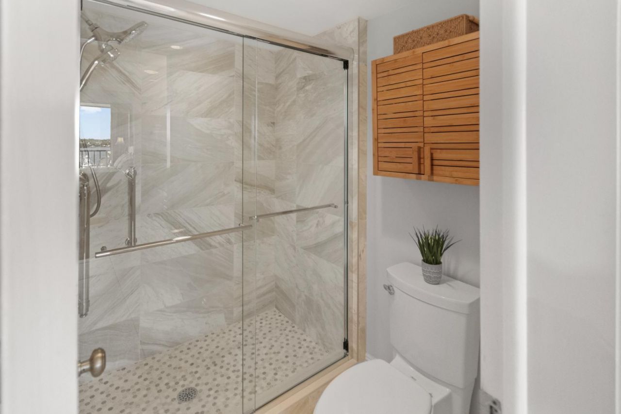 136 Lakeshore Drive, Unit 711, North Palm Beach, FL 33408 Photo