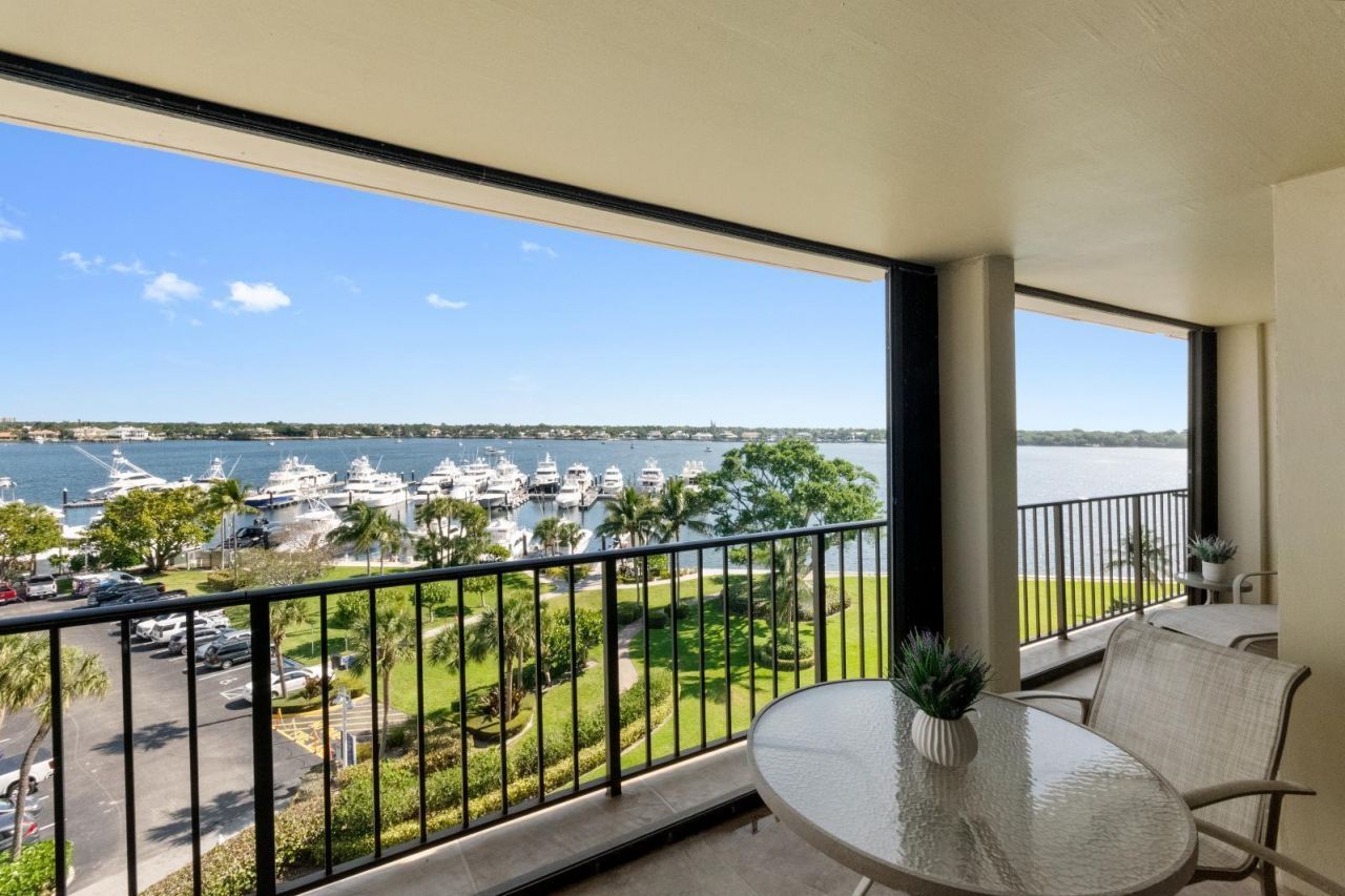 136 Lakeshore Drive, Unit 711, North Palm Beach, FL 33408 Photo