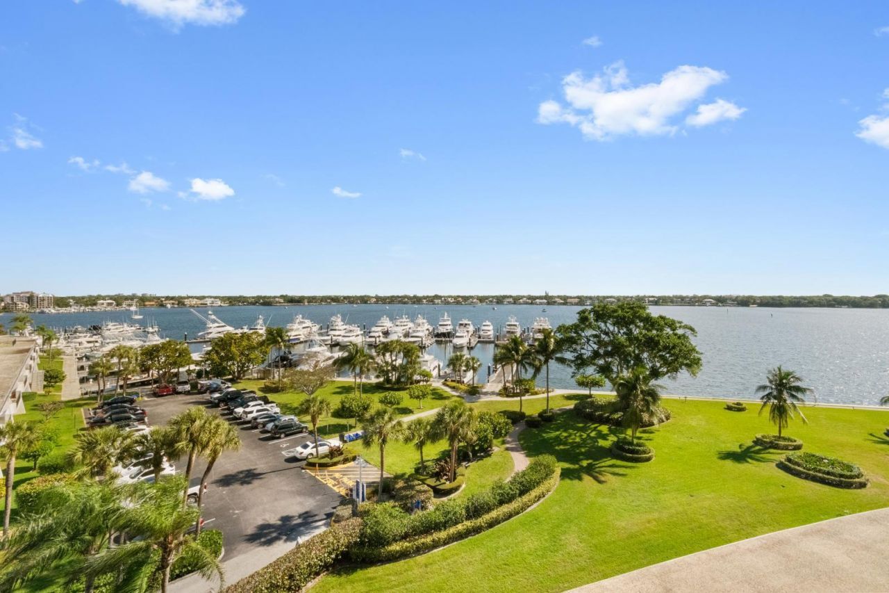 136 Lakeshore Drive, Unit 711, North Palm Beach, FL 33408 Photo