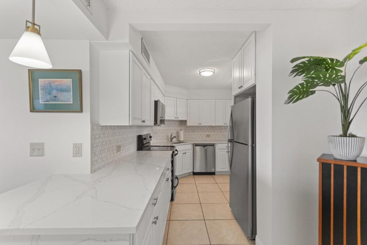 136 Lakeshore Drive, Unit 711, North Palm Beach, FL 33408 Photo