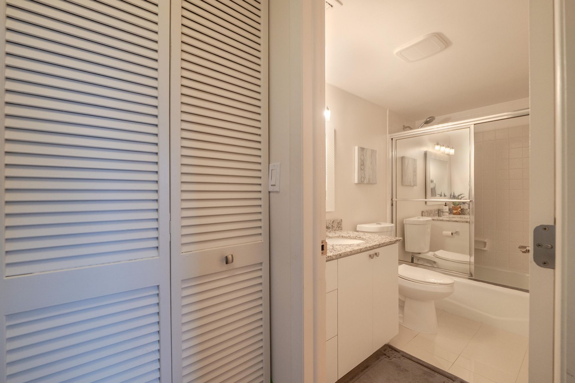 3930 Inverrary Boulevard, Unit 703-d, Lauderhill, FL 33319 Photo