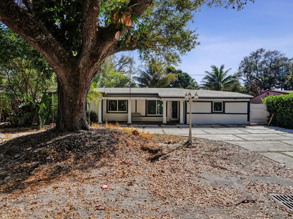 640 NE 160th, Miami, FL 33162