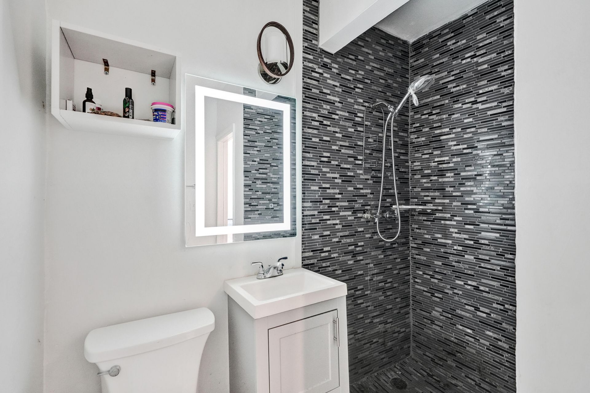 640 NE 160th St, Miami, FL 33162 Photo