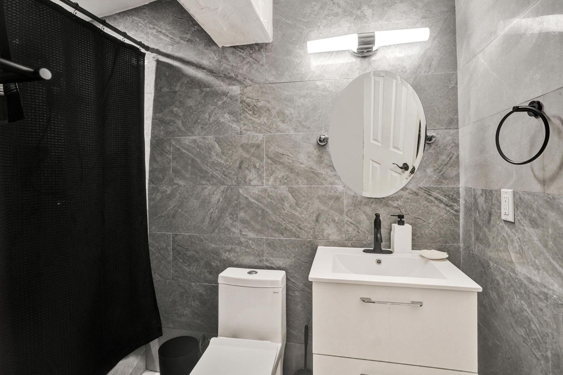 640 NE 160th St, Miami, FL 33162 Photo