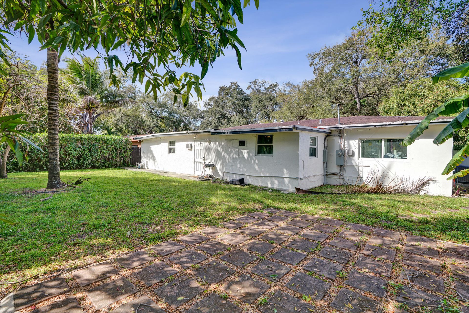 640 NE 160th St, Miami, FL 33162 Photo