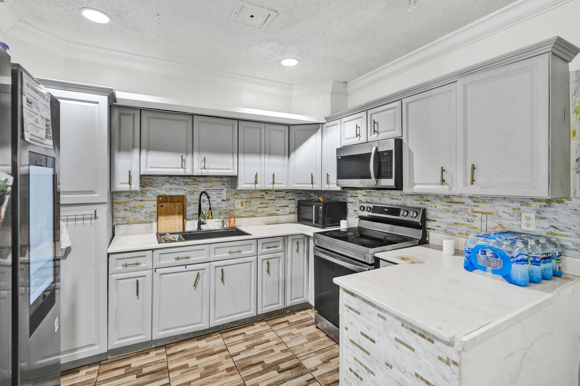 640 NE 160th St, Miami, FL 33162 Photo