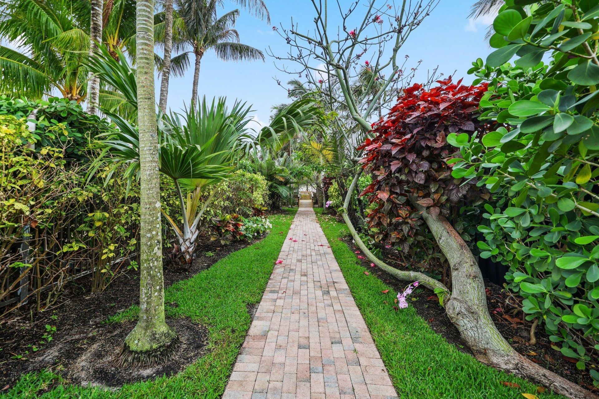 122 Lighthouse Drive, Jupiter Inlet Colony, FL 33469 Photo