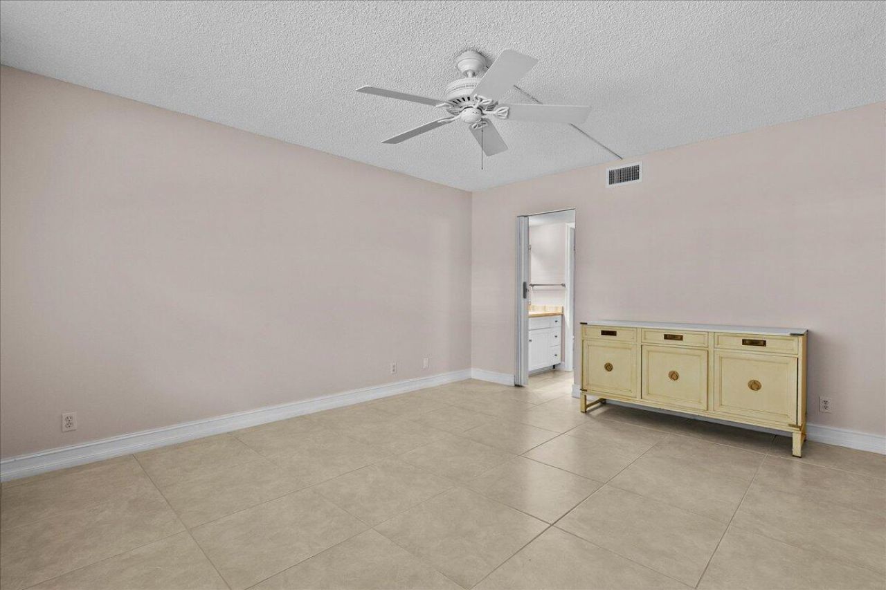 1251 SE Sugar Sands Boulevard, Unit 121, Riviera Beach, FL 33404 Photo