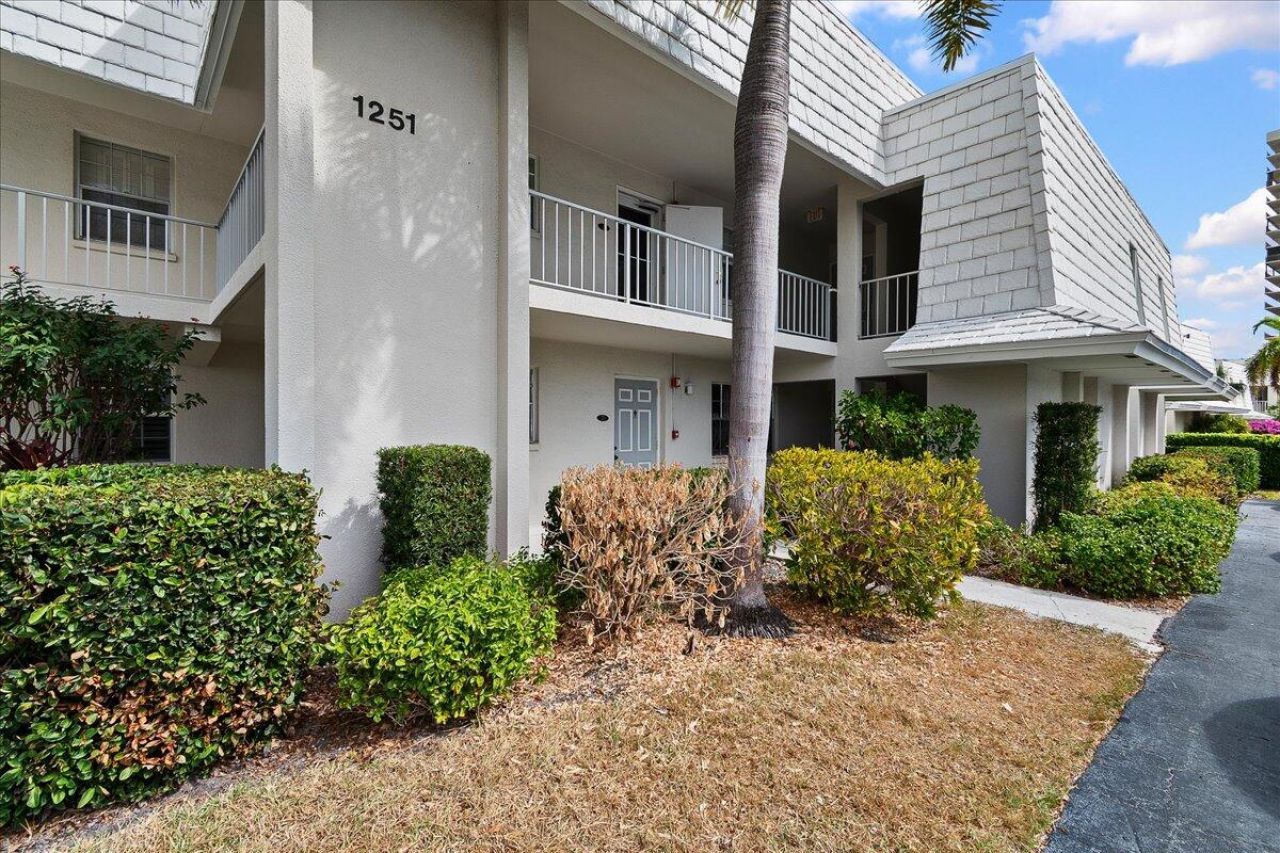 1251 SE Sugar Sands Boulevard, Unit 121, Riviera Beach, FL 33404 Photo