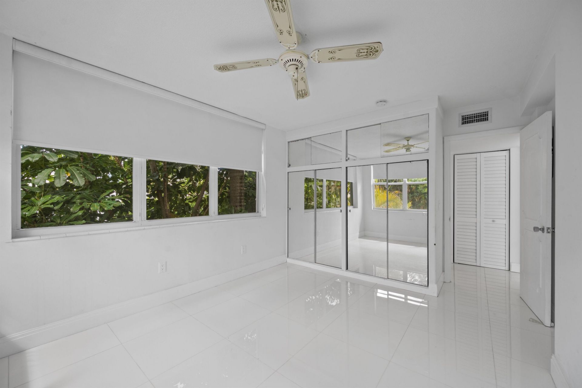 401 Peruvian, Unit 2010, Palm Beach, FL 33480 Photo