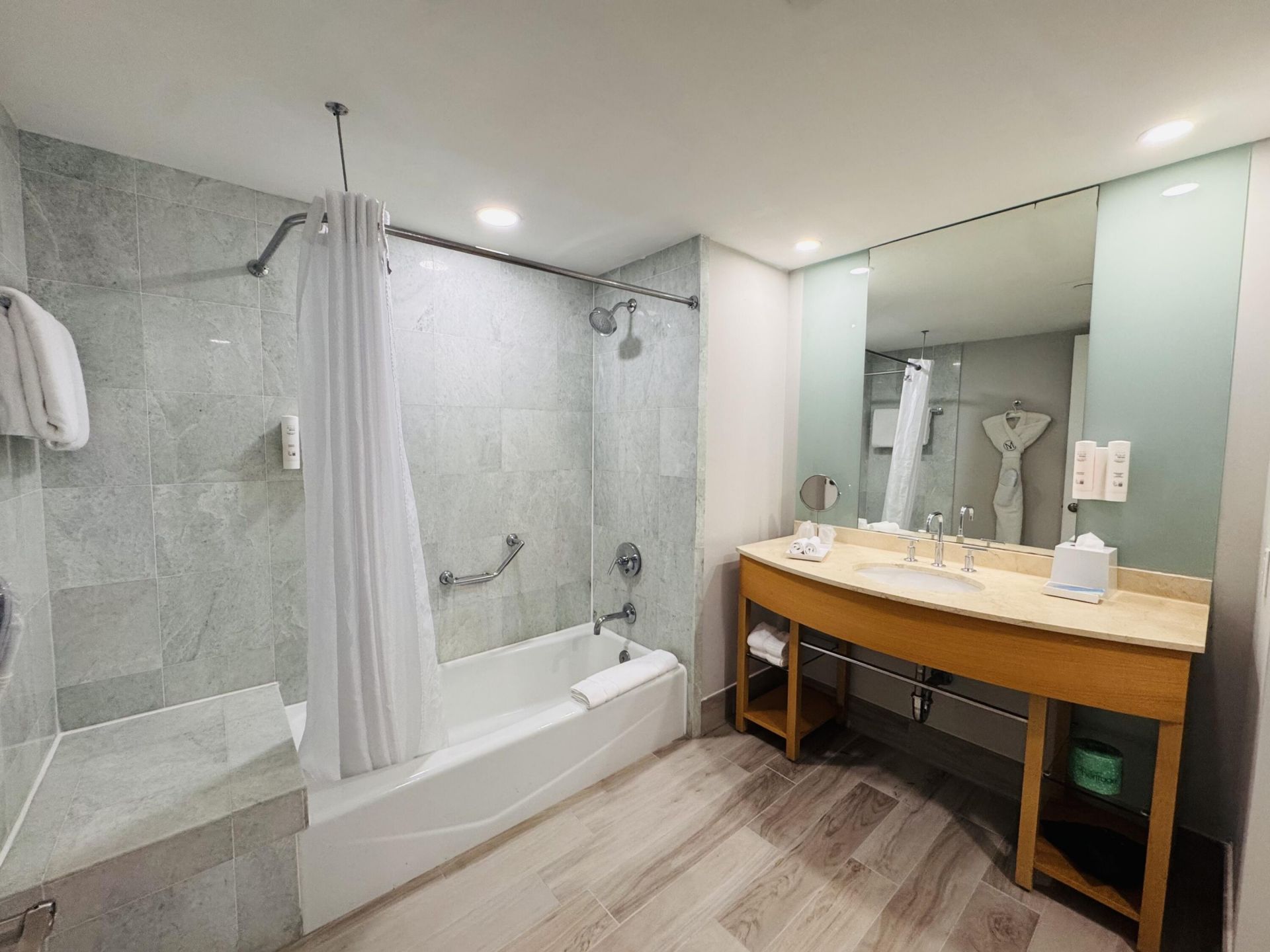 18683 Collins Avenue, Unit 2303, Sunny Isles Beach, FL 33160 Photo