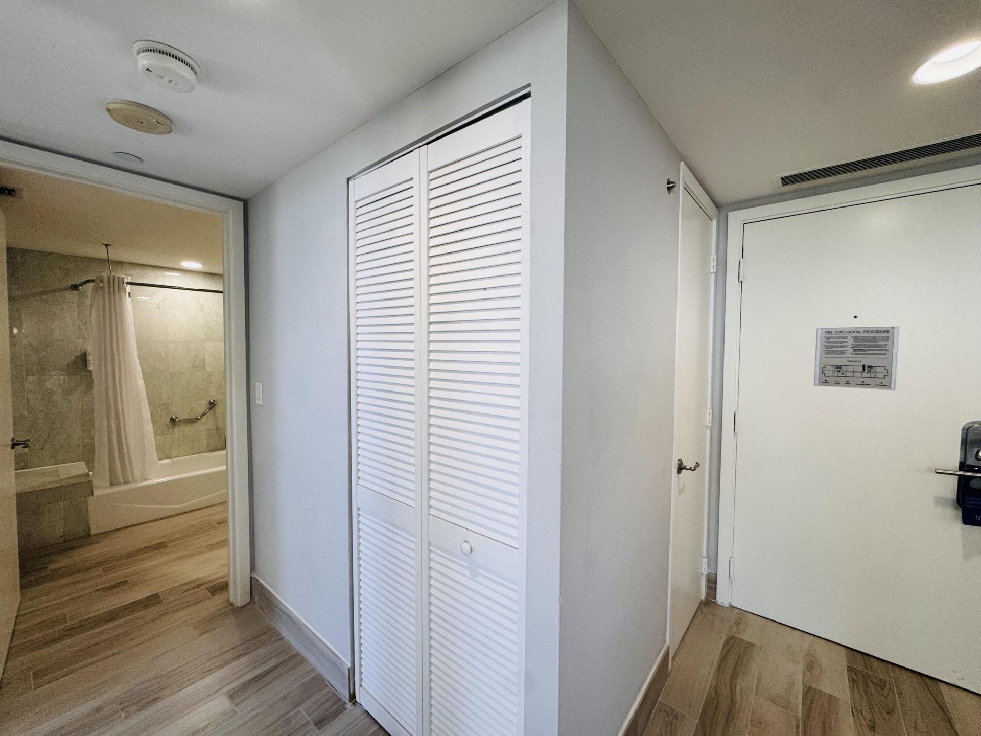 18683 Collins Avenue, Unit 2303, Sunny Isles Beach, FL 33160 Photo