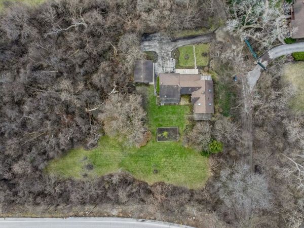 609 Forest Edge Lane, Des Plaines, IL 60016