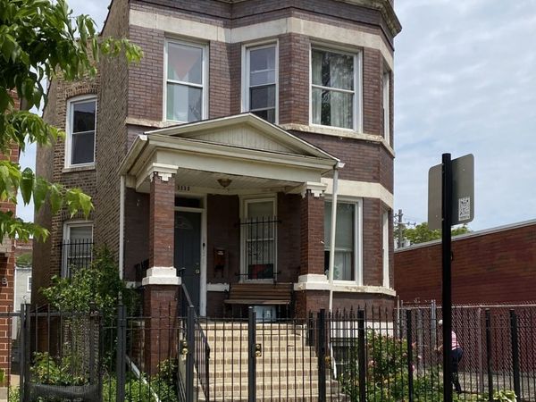3330 W Evergreen Avenue, Chicago, IL 60651