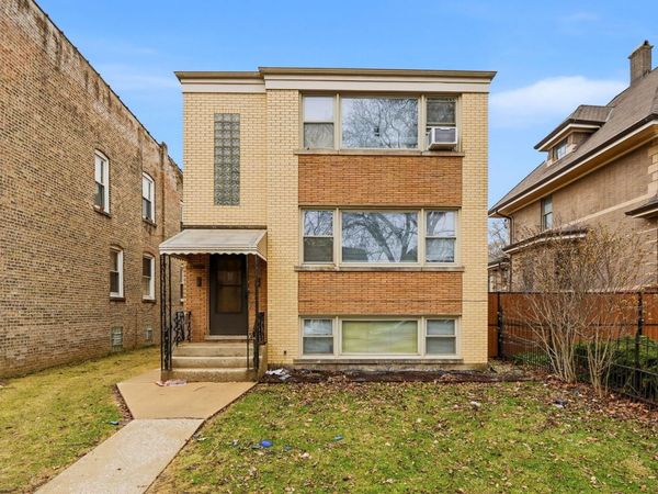 4428 N Tripp Avenue, Chicago, IL 60630