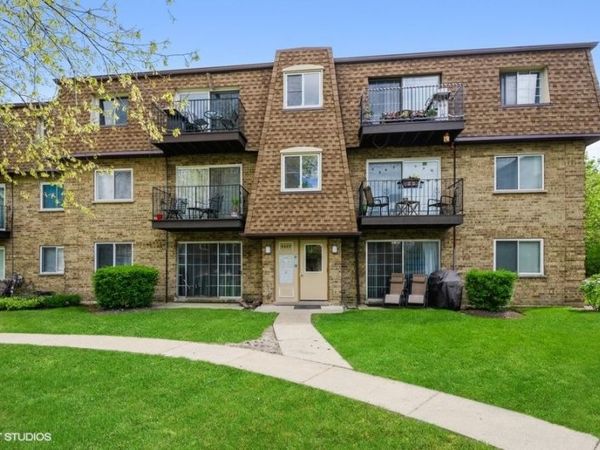 9420 BAY COLONY Drive, Unit 1W, Des Plaines, IL 60016