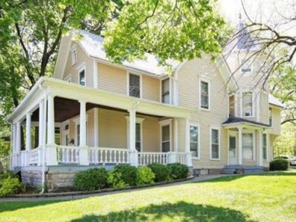 517 E Chicago Street , Unit 3, Elgin, IL 60120