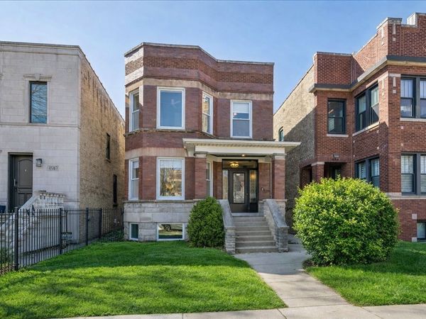 4912 N Winchester Avenue, Chicago, IL 60640