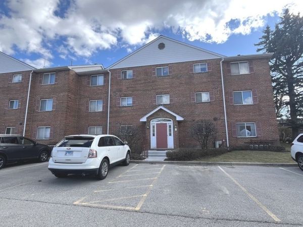7875 N Caldwell Avenue, Unit 302, Niles, IL 60714