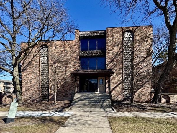 17745 Rosewood Drive, Unit 2A, Lansing, IL 60438