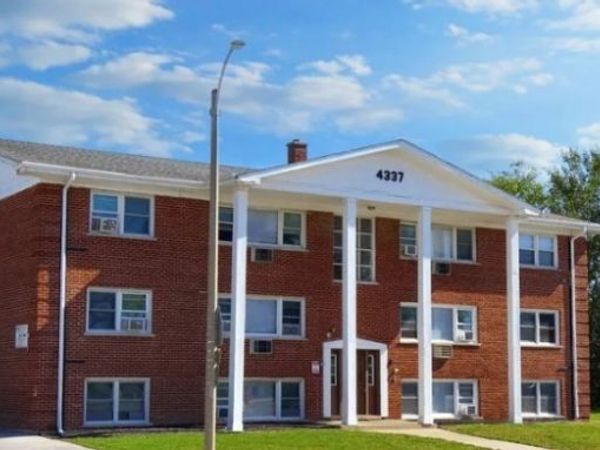 4337 Prescott Avenue, Unit 2C, Lyons, IL 60534