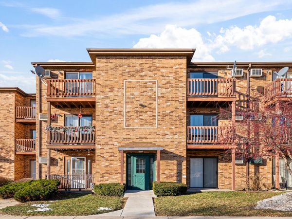 1324 N Geneva Drive , Unit 3B, Palatine, IL 60074
