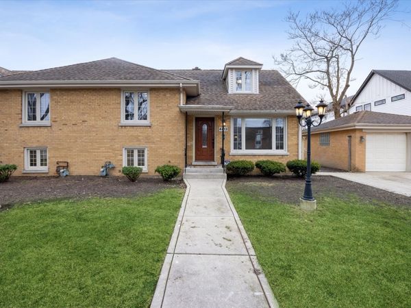 4413 Clausen Avenue, Unit 4413, Western Springs, IL 60558