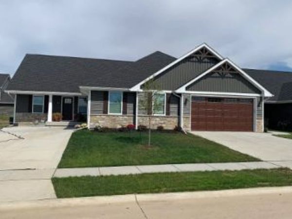 7235 Genesis Way , Bettendorf, IA 52722