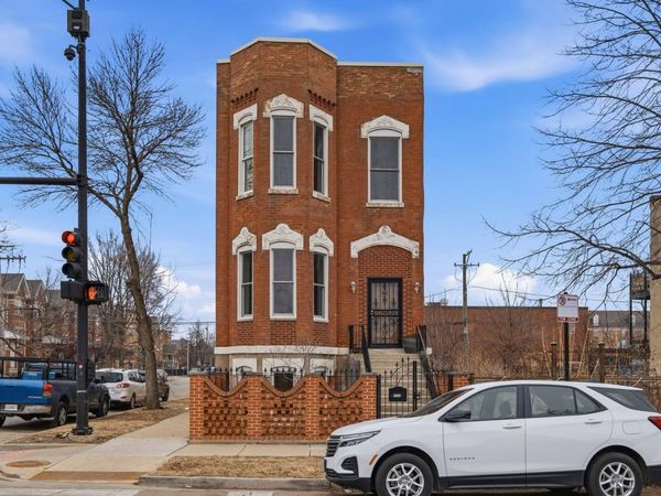 2058 W Washington Boulevard, Chicago, IL 60612